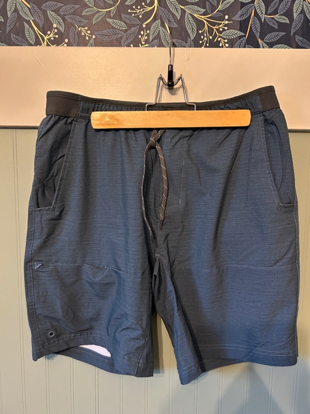 Columbia Gray and Navy Men's Athletic Drawstring Shorts